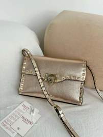 Picture of Valentino Handbags _SKUfw236446735fw